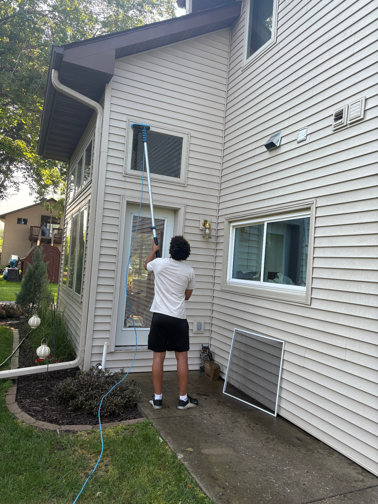 Water-fed pole window cleaning technology